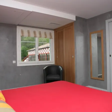 Hotel Logis Ur-hegian 2*