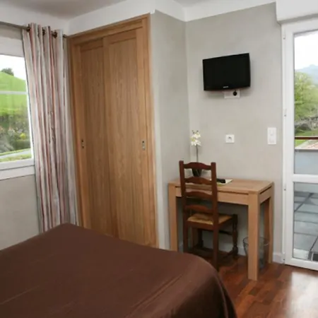 Logis Ur-hegian Hotel