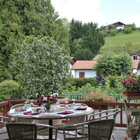Logis Ur-hegian Hotel