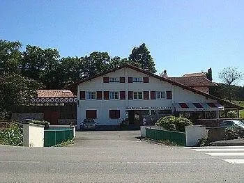 Szálloda Logis Ur-hegian 2*