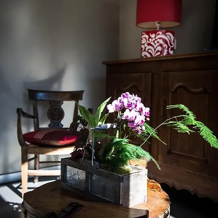 Logis Ur-hegian فندق 2*