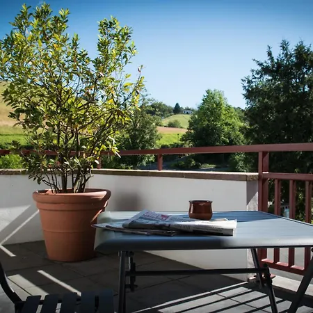 Ξενοδοχείο Logis Ur-hegian 2*