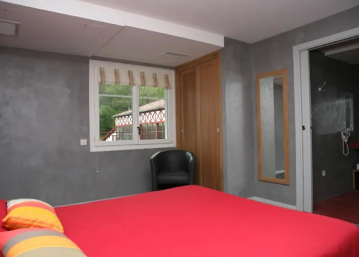 Ξενοδοχείο Logis Ur-hegian 2*