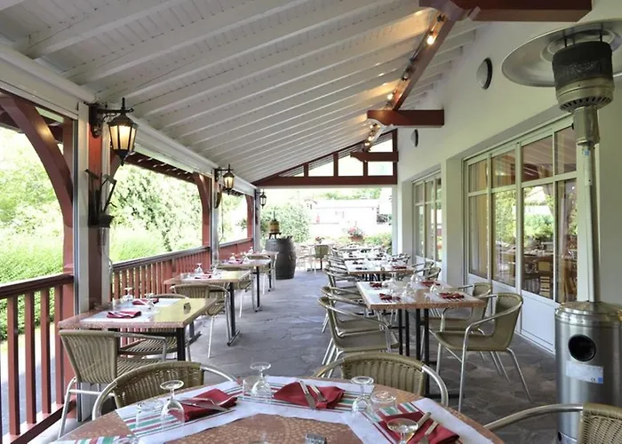 Logis Ur-hegian فندق