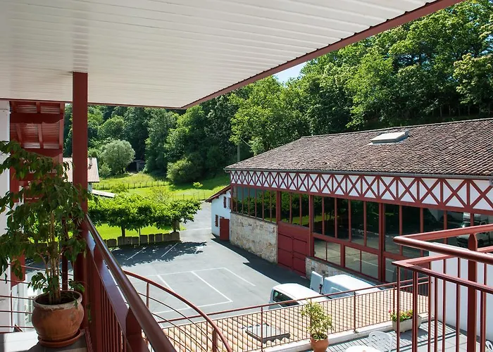 Ξενοδοχείο Logis Ur-hegian 2*