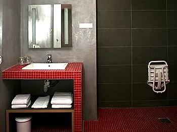 فندق Logis Ur-hegian 2*