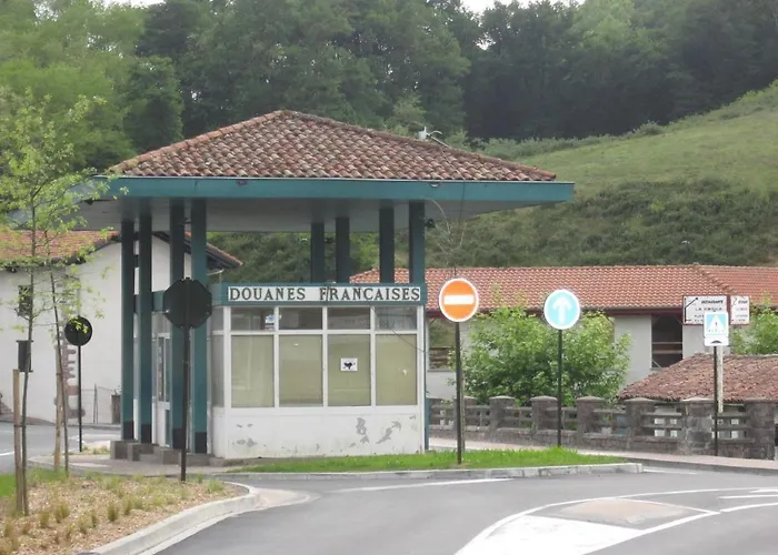 Ξενοδοχείο Logis Ur-hegian 2*